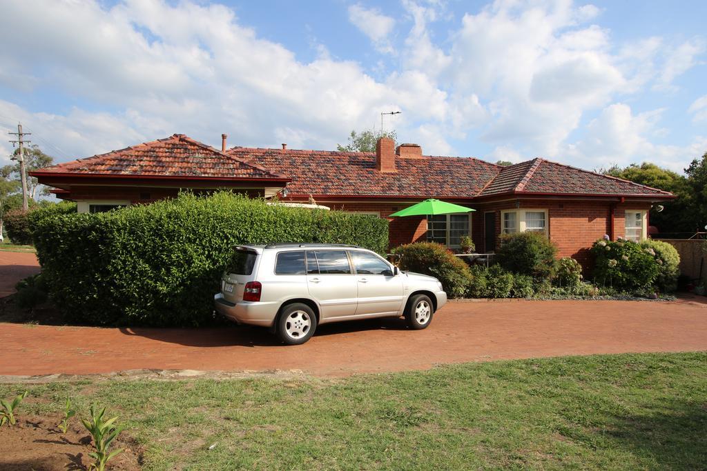 The Evergreen Bed And Breakfast Canberra Esterno foto