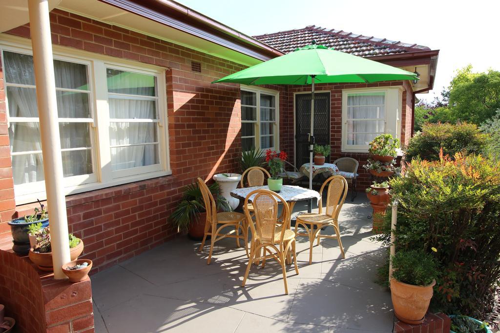 The Evergreen Bed And Breakfast Canberra Esterno foto
