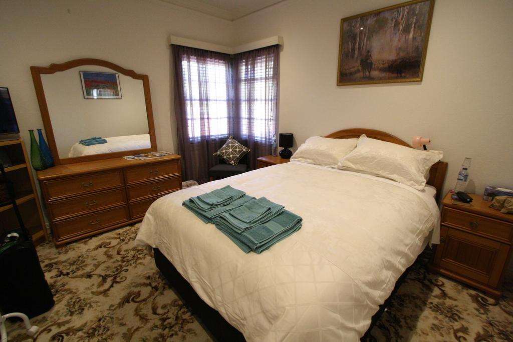 The Evergreen Bed And Breakfast Canberra Esterno foto