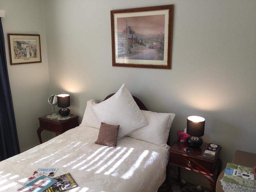 The Evergreen Bed And Breakfast Canberra Esterno foto
